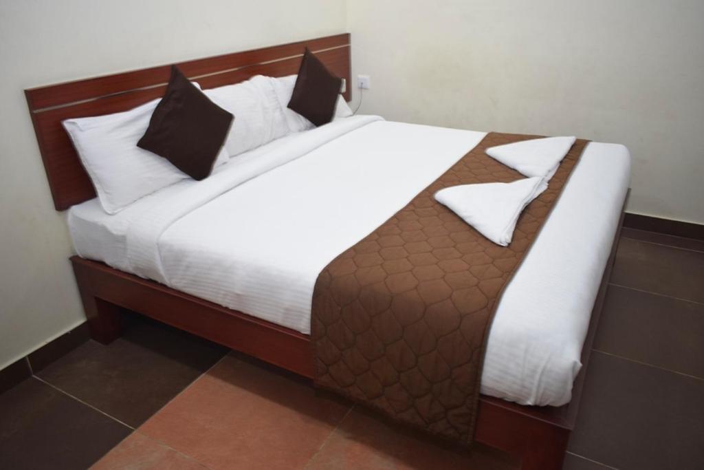 Hotel Signature Inn Пондичерри Экстерьер фото